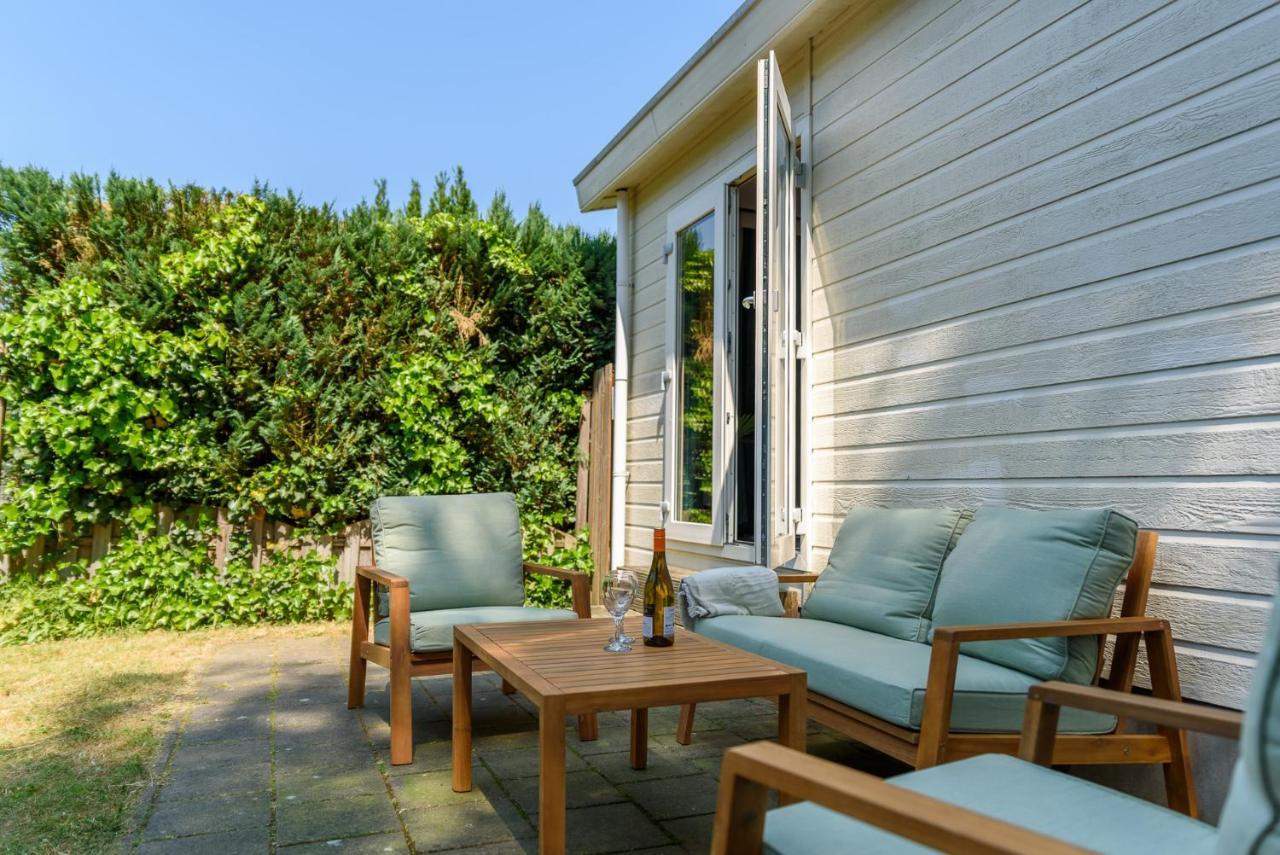 Chalet Met Eigen Tuin Aan De Veluwse Bosrand Putten Luaran gambar