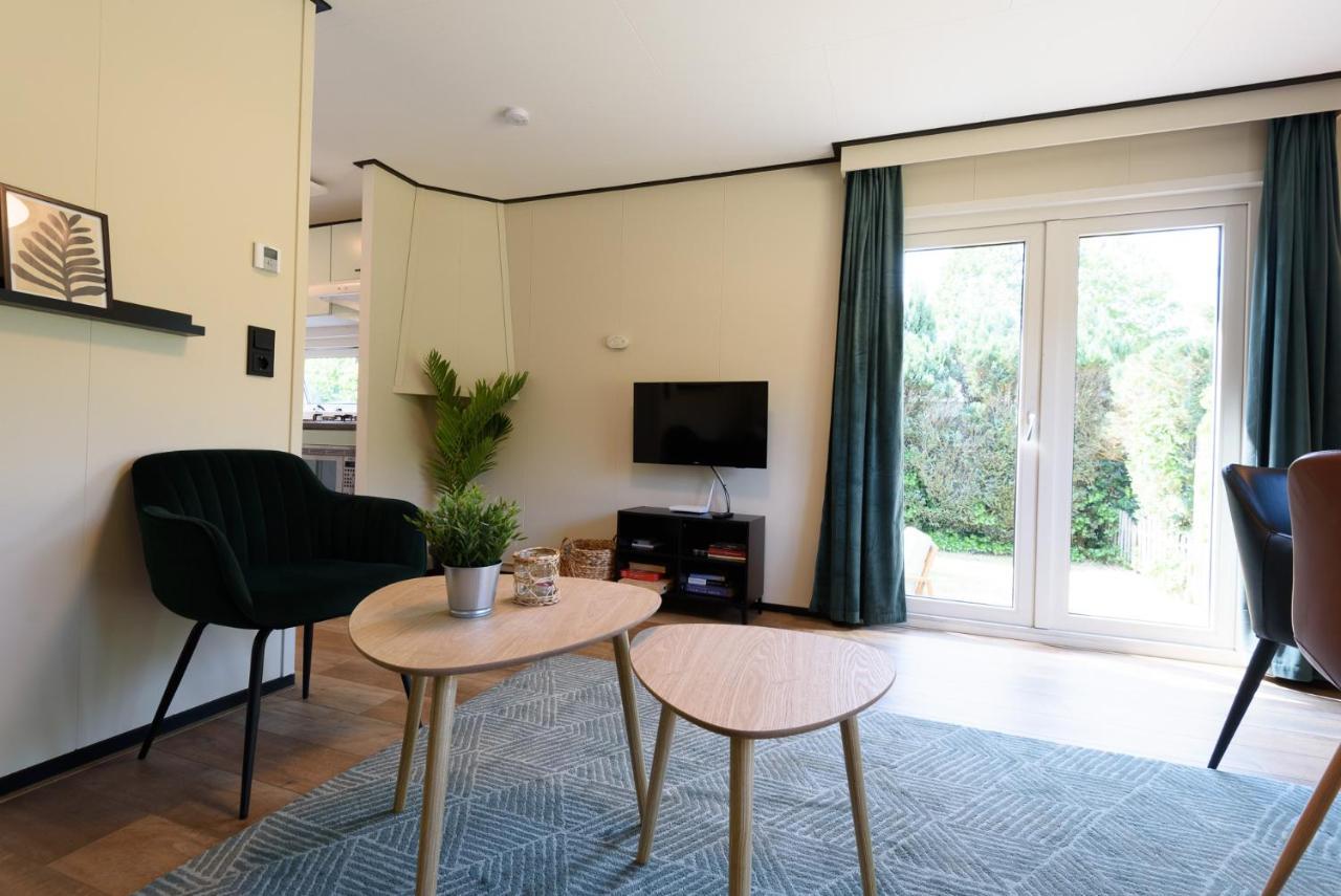 Chalet Met Eigen Tuin Aan De Veluwse Bosrand Putten Luaran gambar