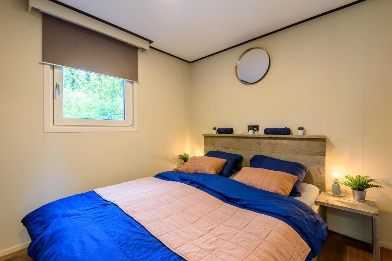 Chalet Met Eigen Tuin Aan De Veluwse Bosrand Putten Luaran gambar